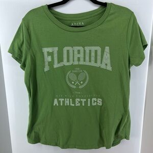 Adiva Green T-shirt Size Large Juniors “Florida 1986 Tennis Club Team Athletics”